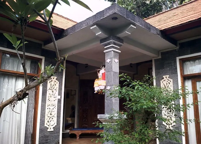 Barclona Guesthouses Lovina